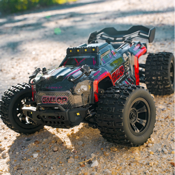 Радиоуправляемая машинка Машинка на пульте 18108 PRO 1:18 внедорожник 4WD, 50 км/ч полный привод, LED свет