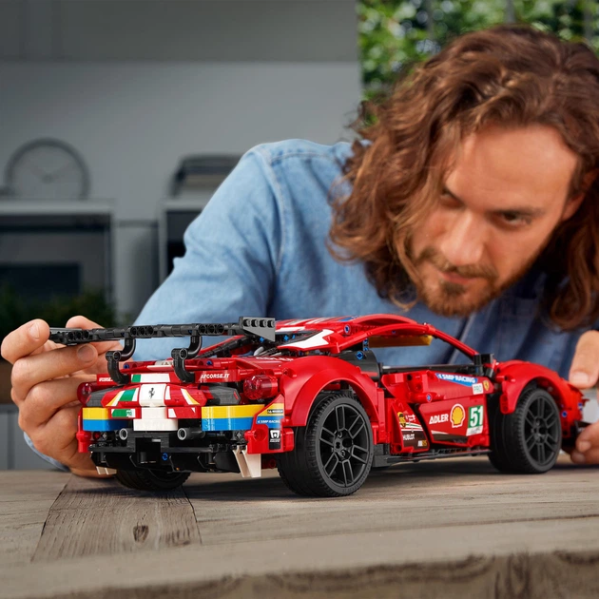 Конструктор Ferrari 488 1677 деталей в стиле LEGO Technic, спортивный автомобиль, модель суперкара, большой конструктор