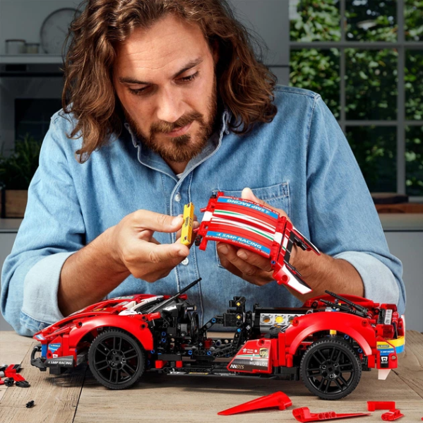 Конструктор Ferrari 488 1677 деталей в стиле LEGO Technic, спортивный автомобиль, модель суперкара, большой конструктор