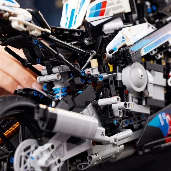 Конструктор Technic BMW M 1000RR 1920 деталей в стиле LEGO, спортивный мотоцикл 1:5, большой коллекционный набор
