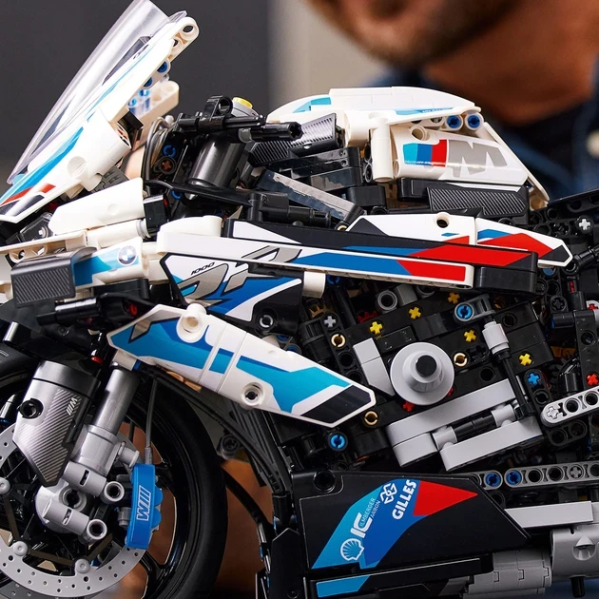 Конструктор Technic BMW M 1000RR 1920 деталей в стиле LEGO, спортивный мотоцикл 1:5, большой коллекционный набор