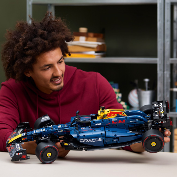 Конструктор Technic Oracle Red Bull Racing RB20 F1 1639 деталей в стиле LEGO, болид Формулы 1, гоночный автомобиль 1:8,