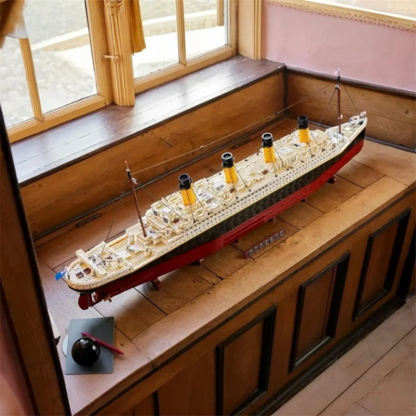 Конструктор Titanic 10294 на 9090 деталей, круизный лайнер Титаник 135 см, коллекционная модель корабля для взрослых 18+